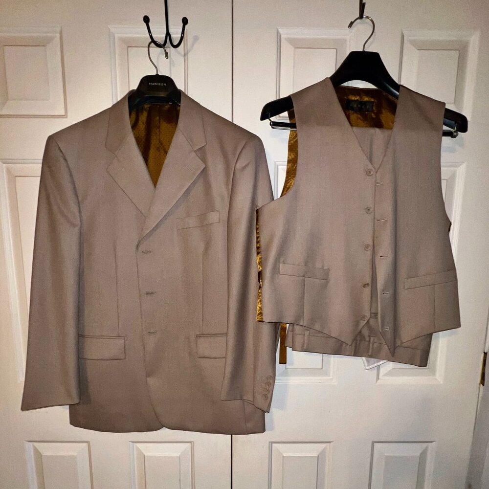Vinci Men's 44R Tan 3 Piece Suit